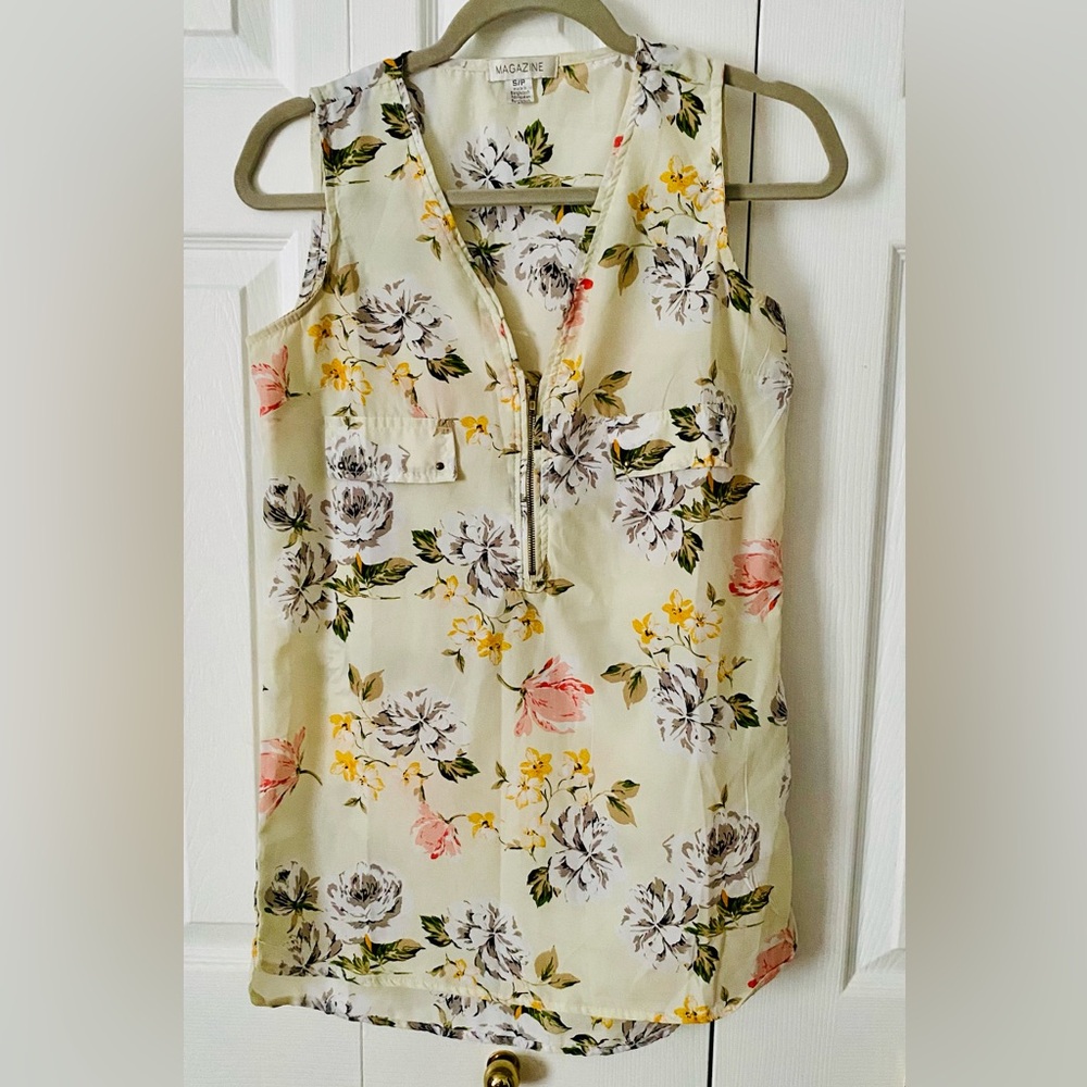 Yellow floral top for women size small